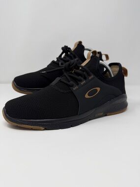 EUC Oakley Dry Sneakers Mens 9